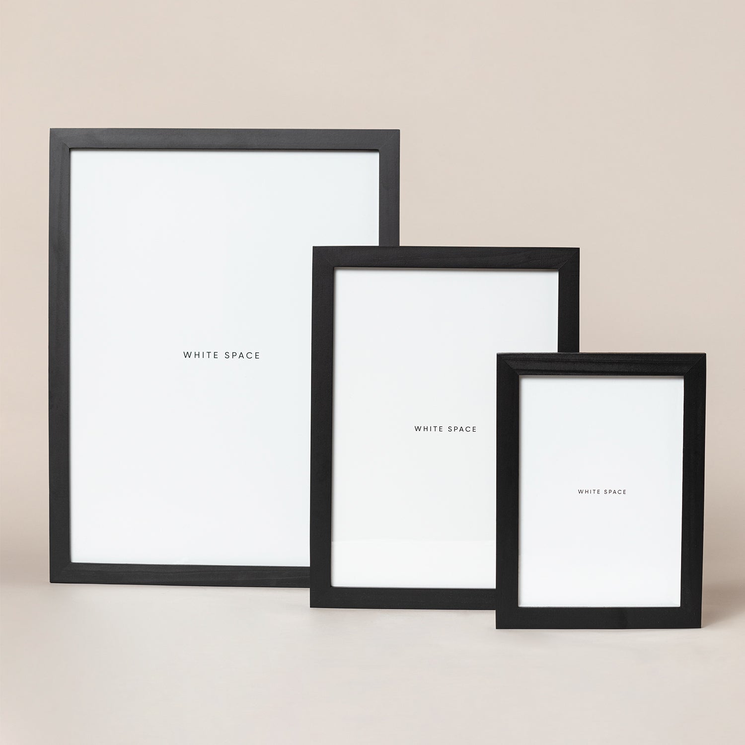 white space מסגרות עץ בצבע שחור לפי גדלים